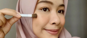 cara-pakai-highlighter-wardah.jpg