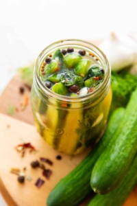 homemade-refrigerator-pickles-2.jpg